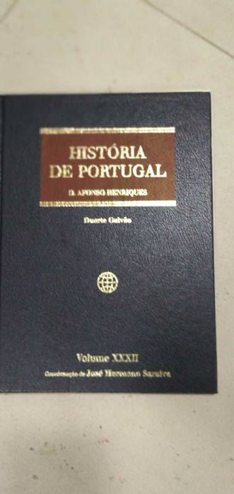 Coleção de 32 livros sobre a História de Portugal