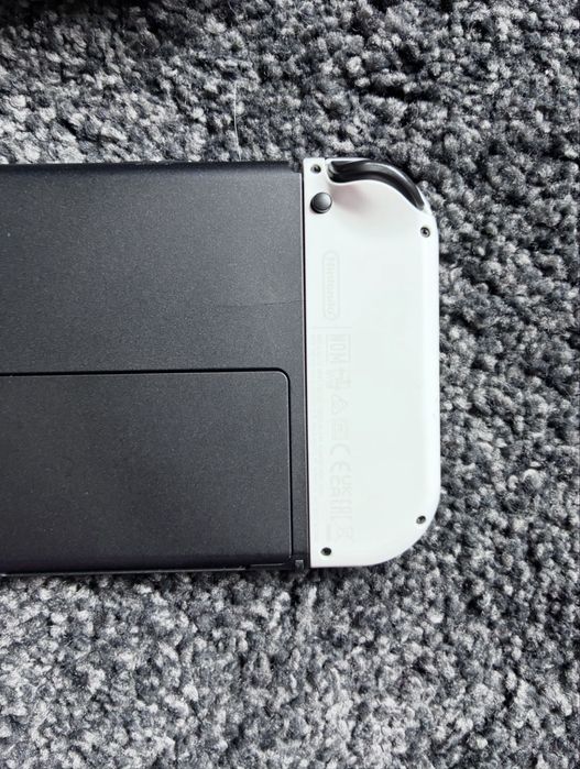 Consola Nintendo Switch OLED + 2 Jogos