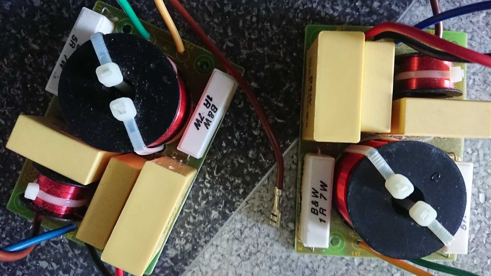 Zwrotnice głośnikowe 2 drożne do kolumn B&W