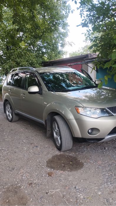 Продам Mitsubishi Outlander XL