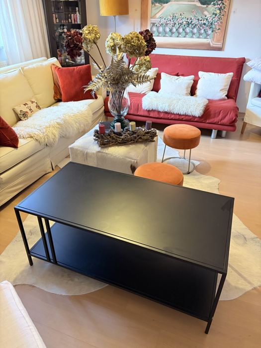 Modny stolik kawowy KUMLINGE metal stol