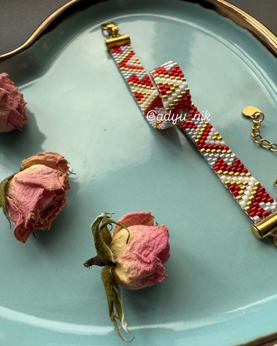 Браслет з бісеру