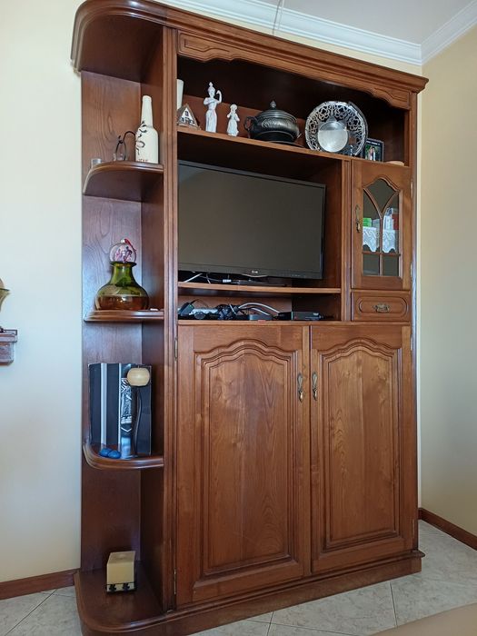 Mobiliário antigo rústico