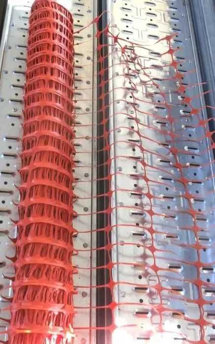 Rolo de Rede Plástica para Sinalização de Obras - Novo