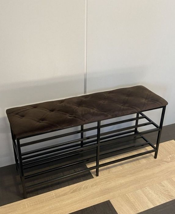 Стильна банкетка у прихожу — функціональність і естетика