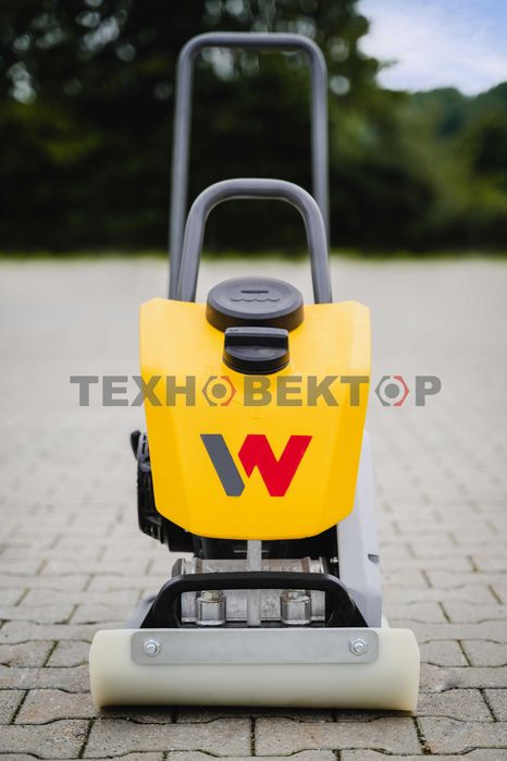 Wacker Neuson seria BPS 1135Aw віброплита прямого направлення.
