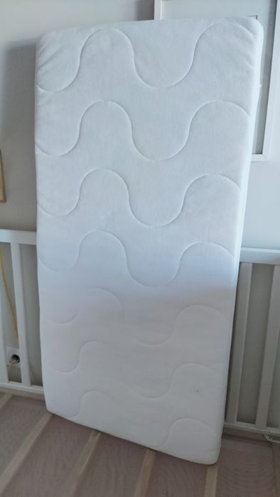 Conjunto 3 peças Cama grades/Berço Sundvik IKEA + Colchão