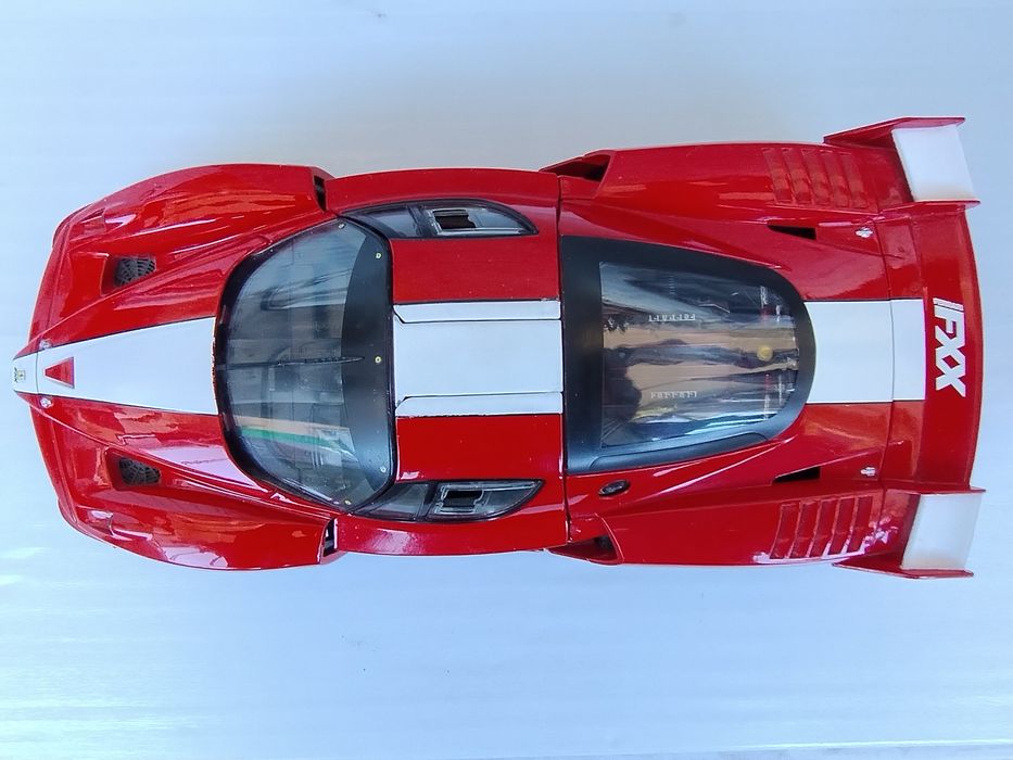 Модель 1:18 Ferari Hot Wheels