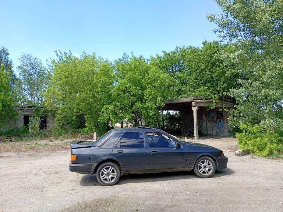 ОБМЕН-ПРОДАЖА .Ford sierra 2.0 онс, інжектор газ бензин