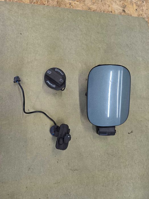 klapka wlewu paliwa korek zamek Vw Golf 5 V kombi lift 07 rok lakier LA6R komplet