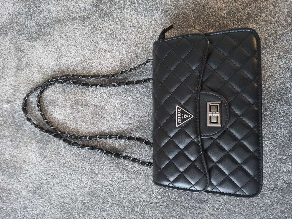 Mala preta nunca usada