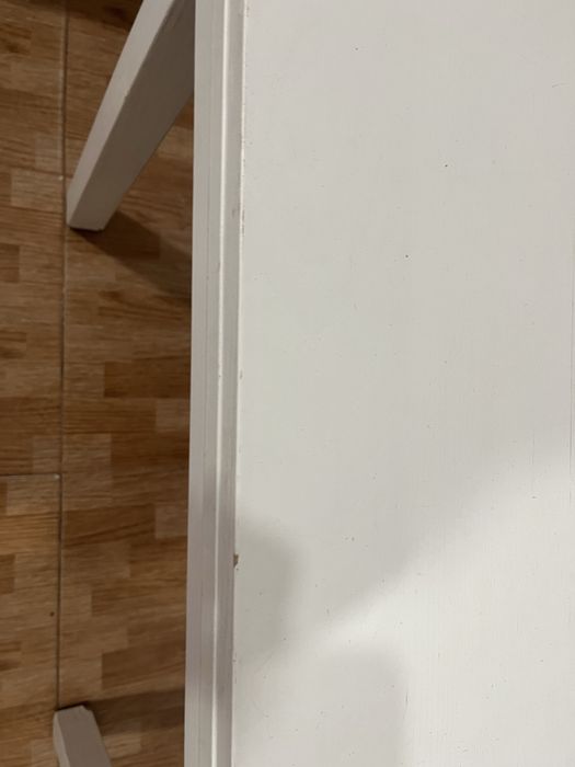 Mesa ikea extensivel com marcas de uso