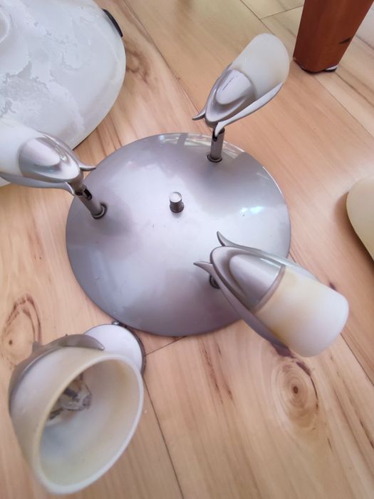 Candeeiro teto com iluminação extra