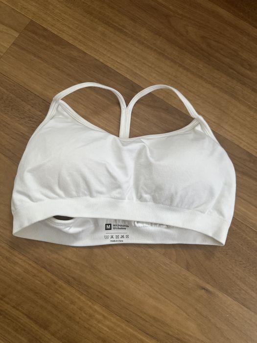 Топ спортивний в спортзал