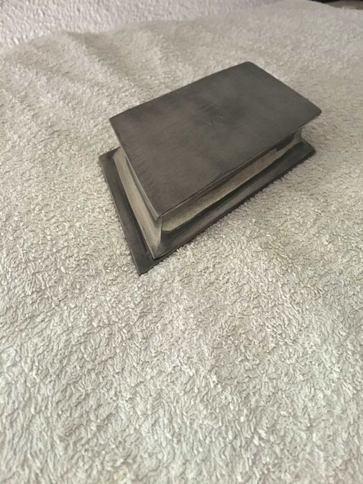 Caixa decorativa em estanho