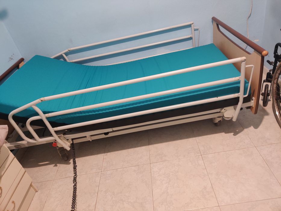 Vendo cama hospitalar articulada