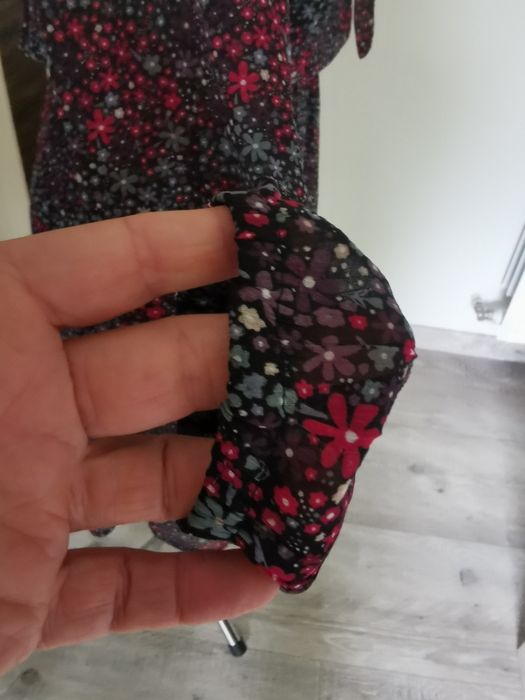 Sukienka z  żorżety r. 38 Esmara stan bardzo dobry