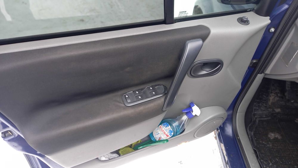 RENAULT GRAND Scenic-2 7 місць 1.6-16v 2004