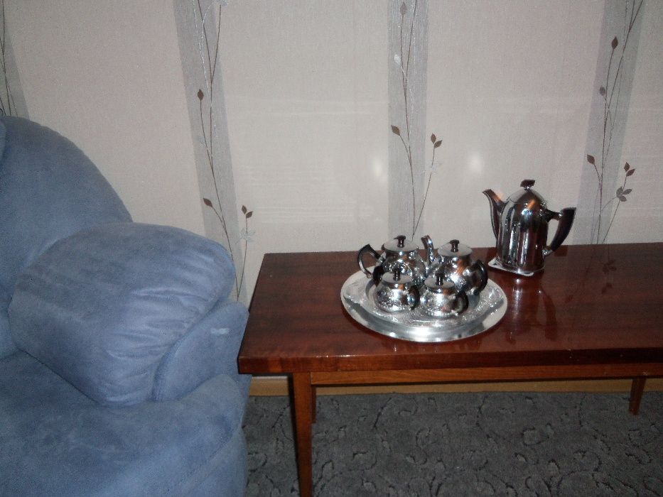 Столик к дивану, ореховое дерево, Чехословакия