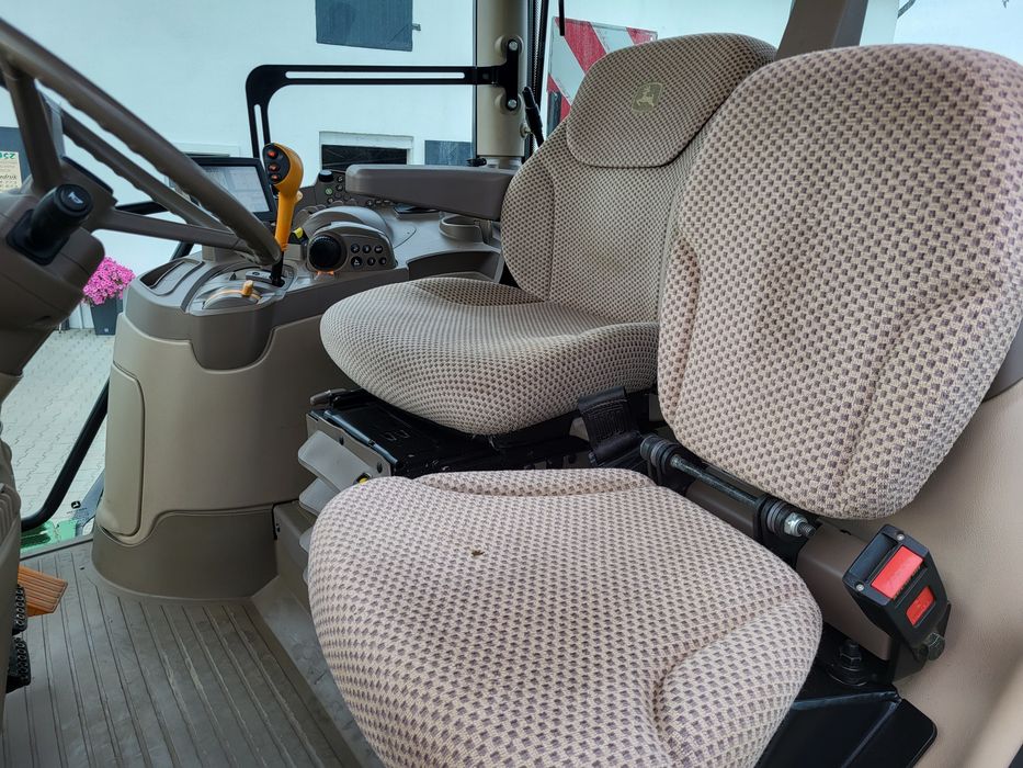 Ciągnik rolniczy John Deere model 6195R