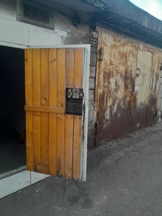 Продам. Гараж в гск. Центральный