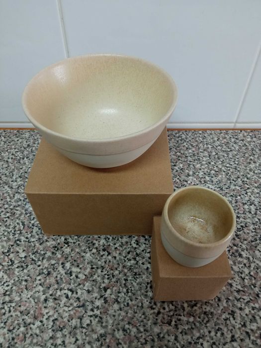 Taça e chávena de café Nespresso cor areia, da Costa Nova, novas