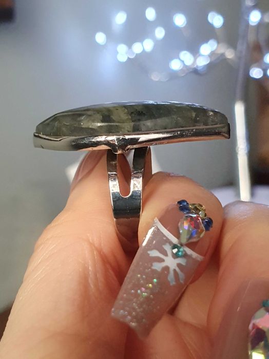 Anel ajustável com labradorite azul e multicolor, pedra natural