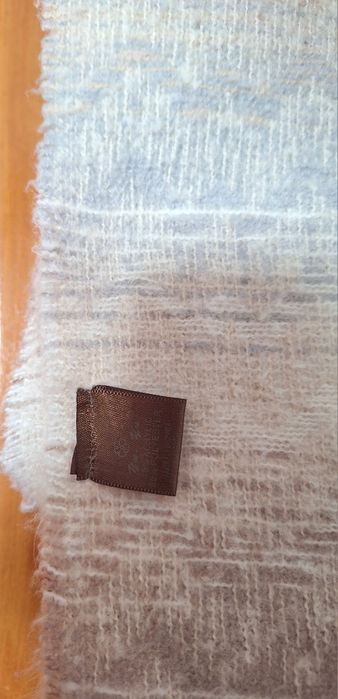 Cachecol branquinho e creme