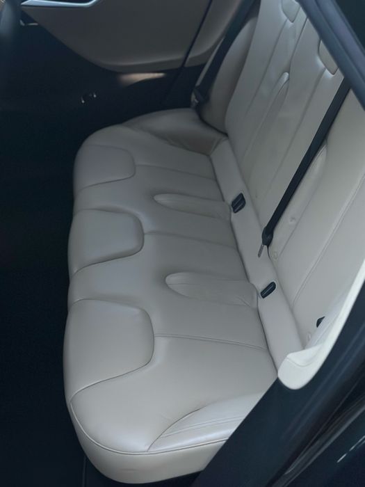 Tesla model s 85