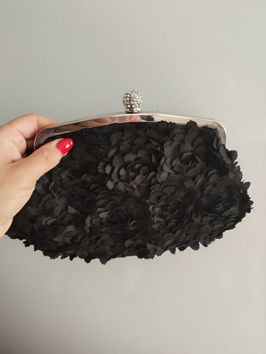 Nowa torebka kopertówka czarna do ręki w kwiaty