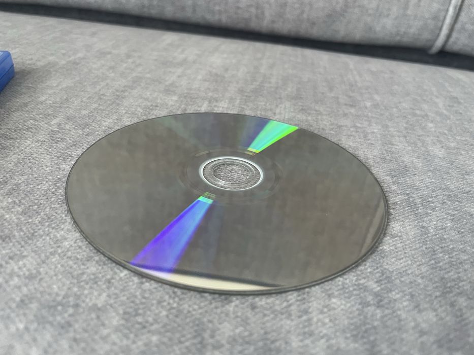 Диск FC 25 на PS4