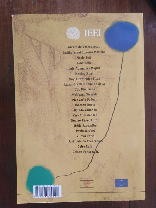 Regular e democratizar o sistema global