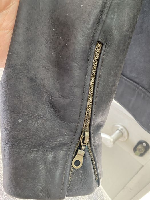 Blusão em pele/ couro