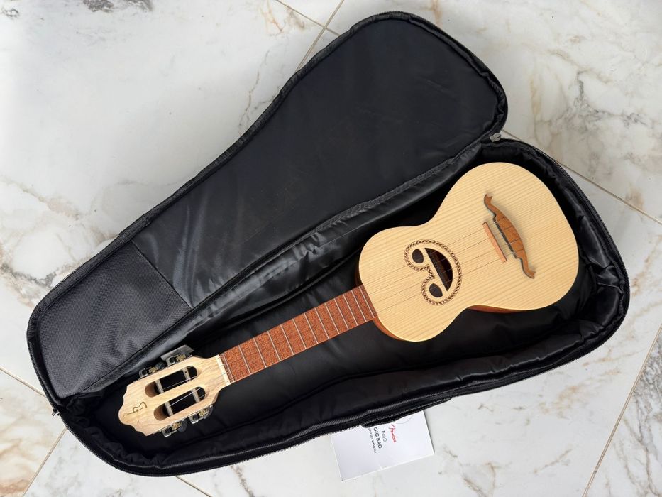 Cavaquinho de Madeira