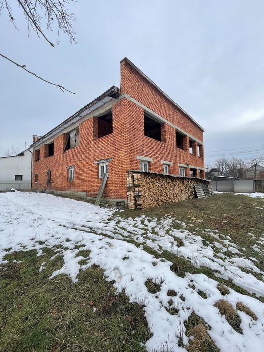 Продається будинок новобудова, перший поверх - жилий