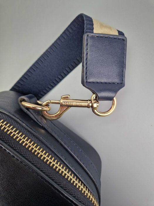 Torebka TOMMY Hilfiger Iconic