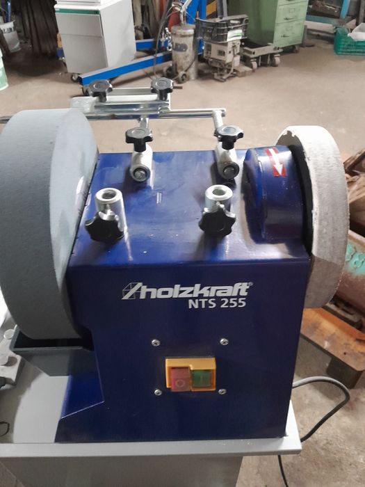 Máquina de afiar lâminas e ferramentas