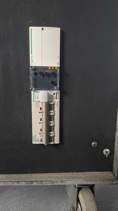 Quadro ELÉCTRICO Trifásico (32A - 16A)