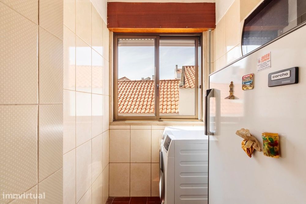 Apartamento T1 c/ Varanda e Marquise, a 550m da Praia, na Costa da Cap