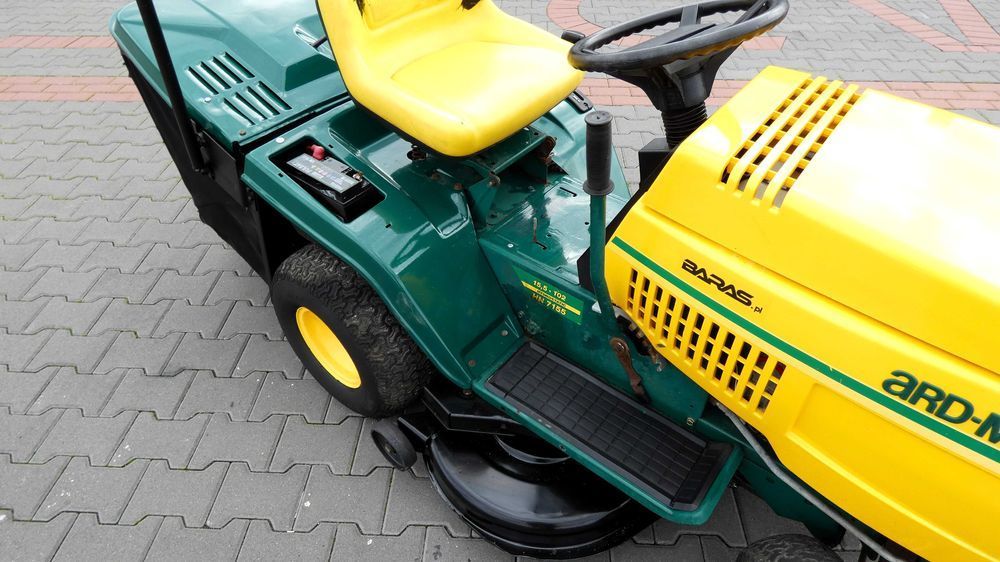 Traktorek kosiarka Yard-Man HN7155 Briggs&Stratton (180903.5) - Baras