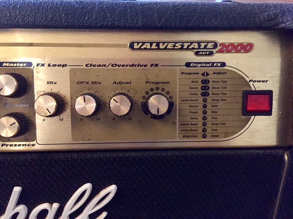 Marshall AVT100 VALVESTATE 2000 комбо гитарный усилитель, 100 Вт