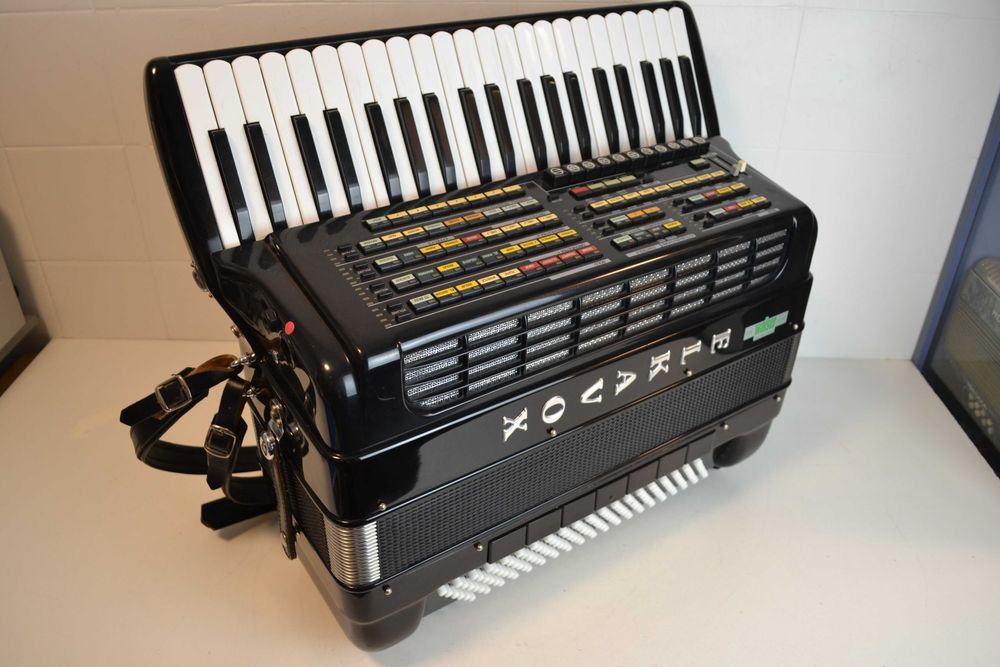 Acordeao Elkavox 4 Voz Com Sistema Midi, N . 131