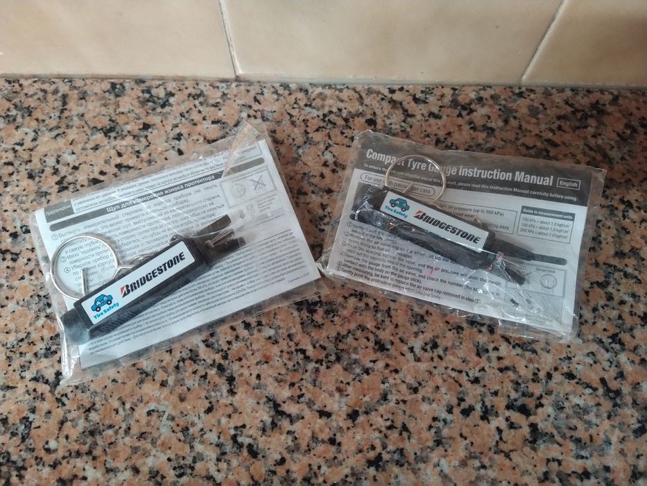 Medidor de pressão e profundidade do pneu carro camião roulote.