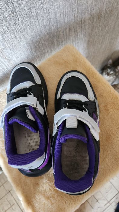 Кроссовки на девочку