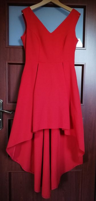 Czerwona suknia wieczorowa