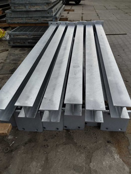 Dwuteownik HEB 160 ocynkowany z podstawą 2 / 3 / 4 metrowy