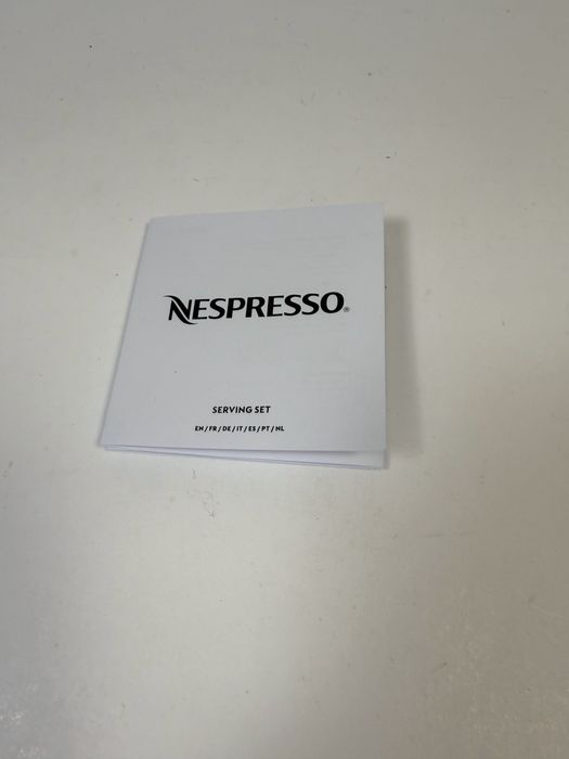 Conjunto de Serviço Nespresso em Cerâmica com Tabuleiro em Madeira