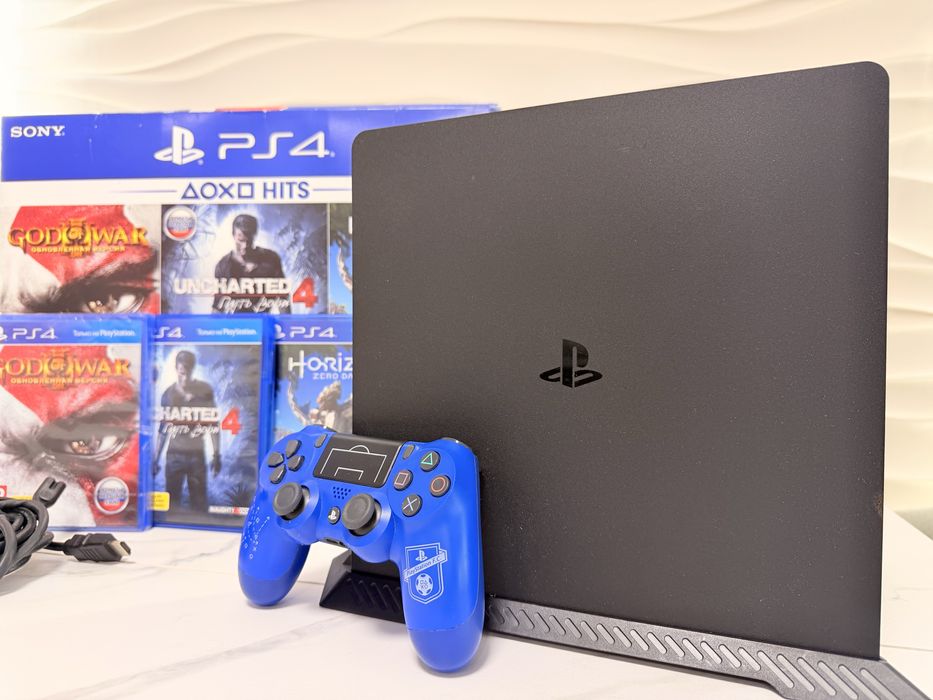 Playstation 4 slim 500Gb 2 геймпади