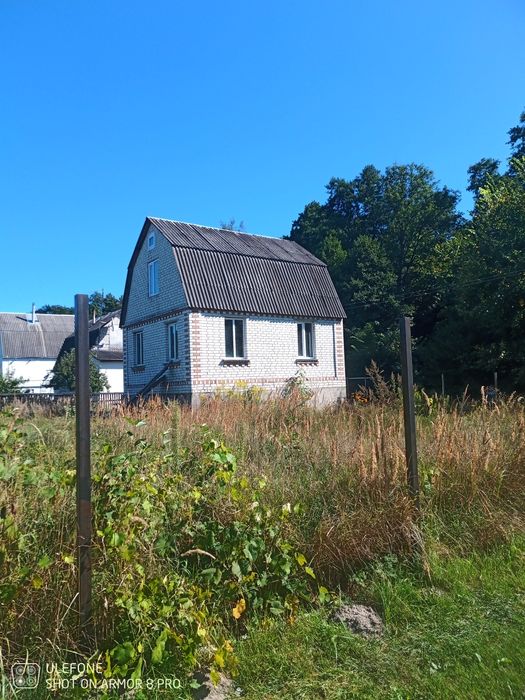 Продам дачу біля лісу