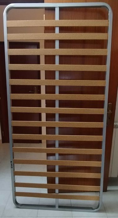 Estrado para cama em alumínio